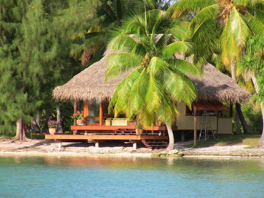 Tahitian style Guest Bungalows on Motu Moie, private island for sale